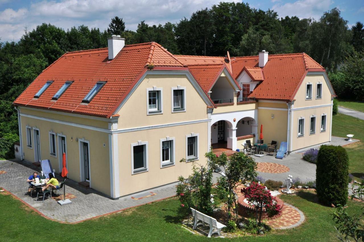 Arkadenhof Flasch Worterberg Ngoại thất bức ảnh